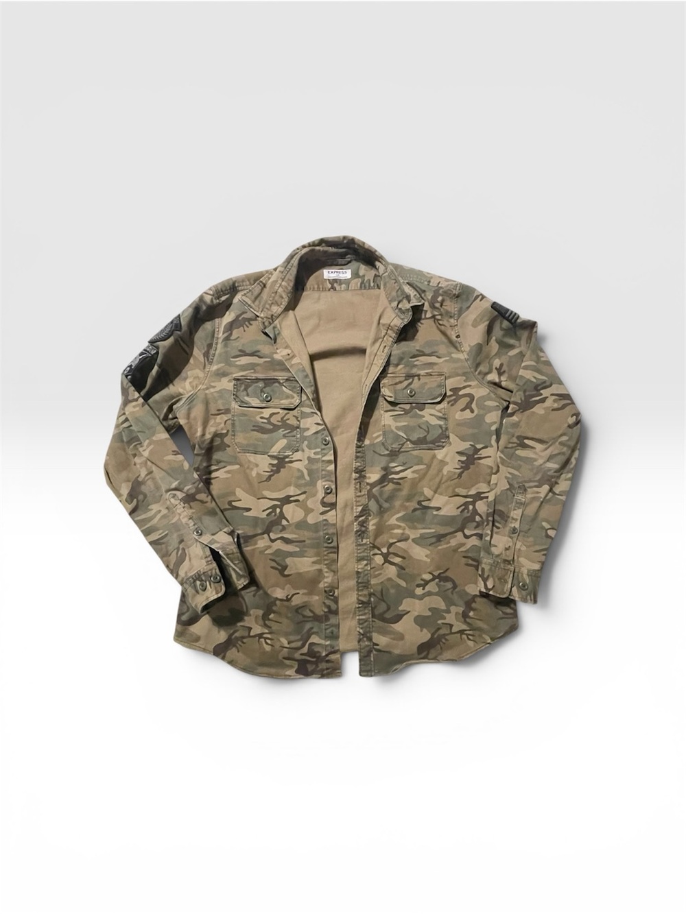 Express Mens Camo Button-Down Shirt Jacket in Olive Tan